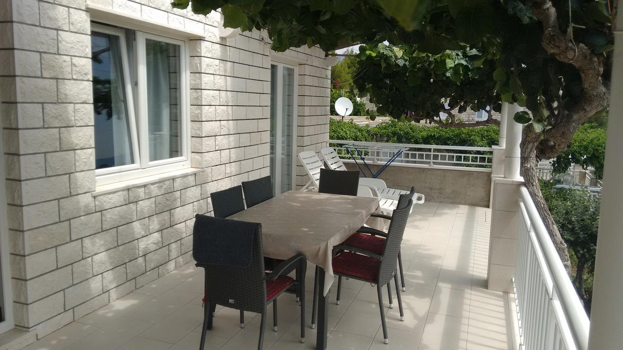 Apartments Vukas Lumbarda Eksteriør bilde